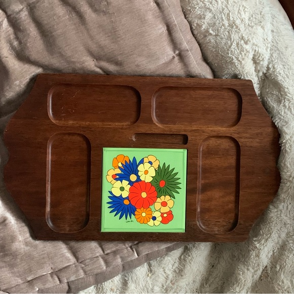 Vintage Wooden Serving tray/charcuterie board with Green Floral Tile - Picture 1 of 10